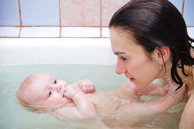 Совместное купание с грудничком | уроки для мам