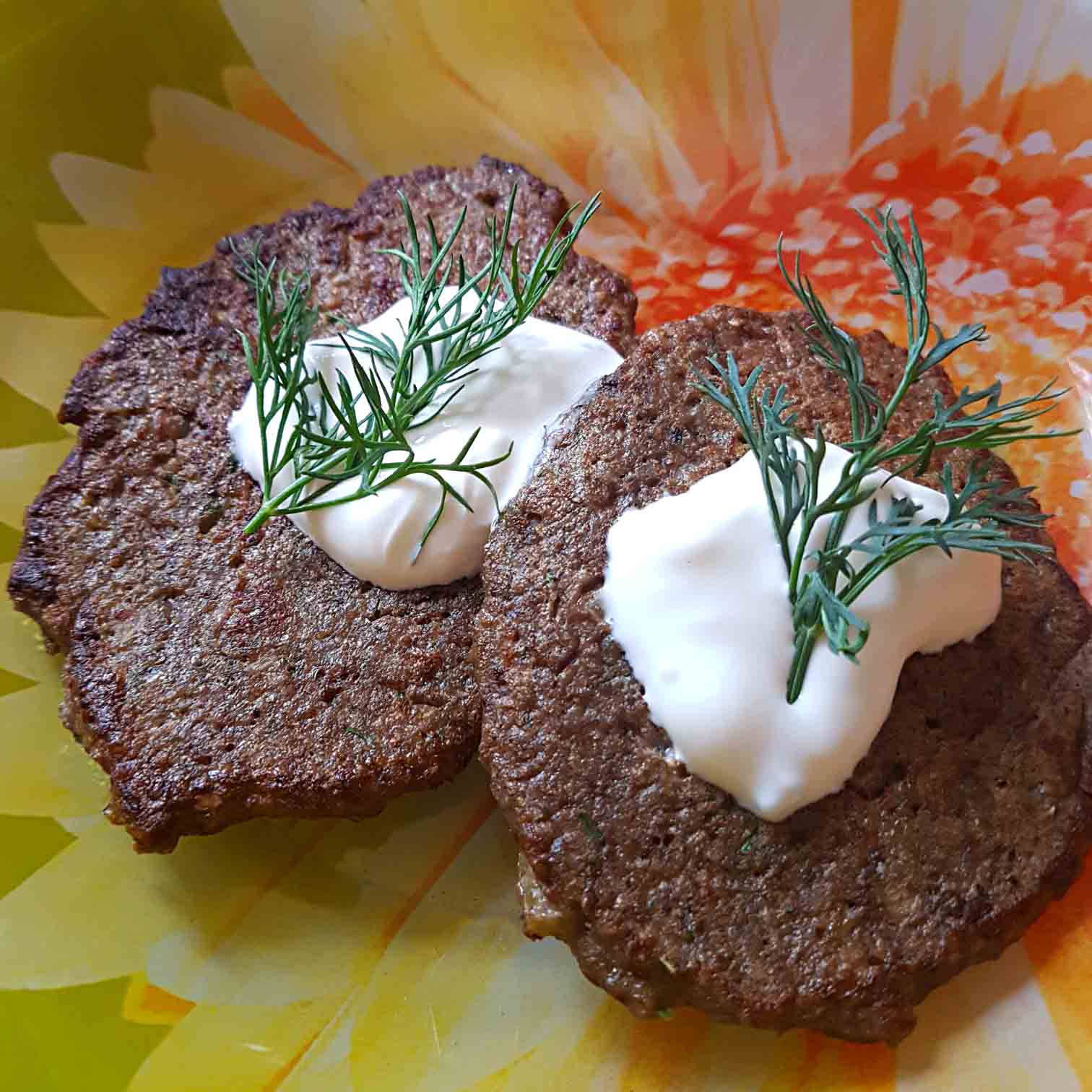 Мягкие печеночные оладьи из говяжьей печени — 8 очень вкусных рецепта