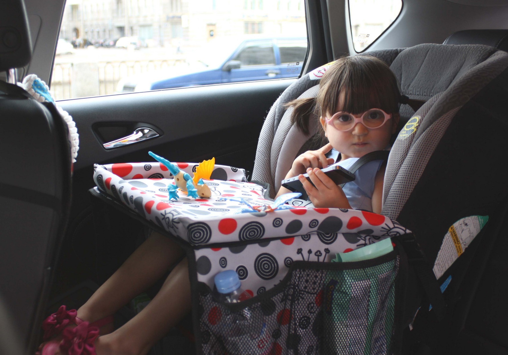 Как развлечь малыша в автомобиле во время продолжительного путешествия