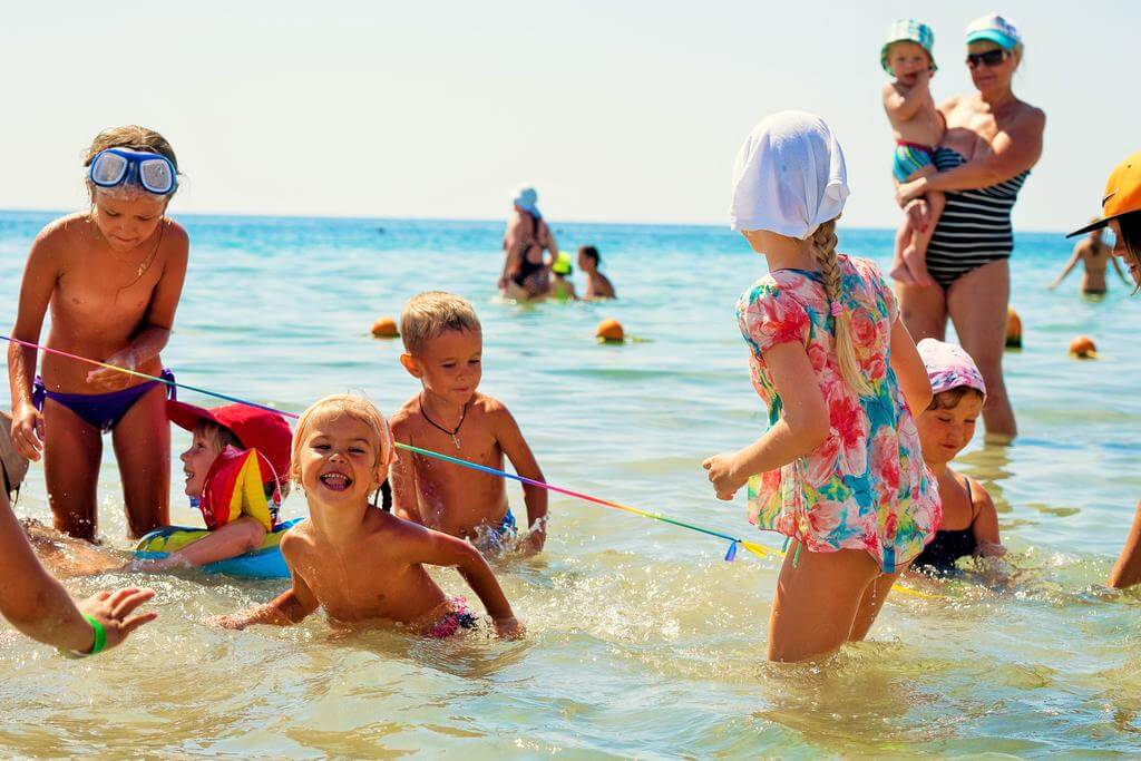 Где отдохнуть на черном море с детьми