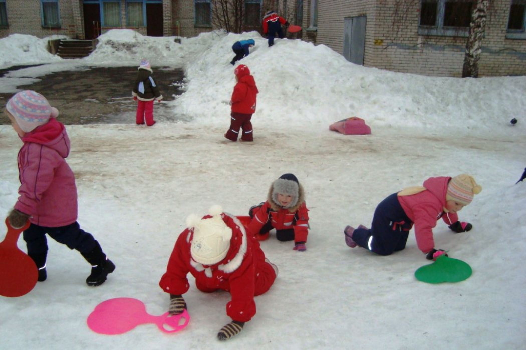 Подвижные игры для детей зимой | гид потребителя