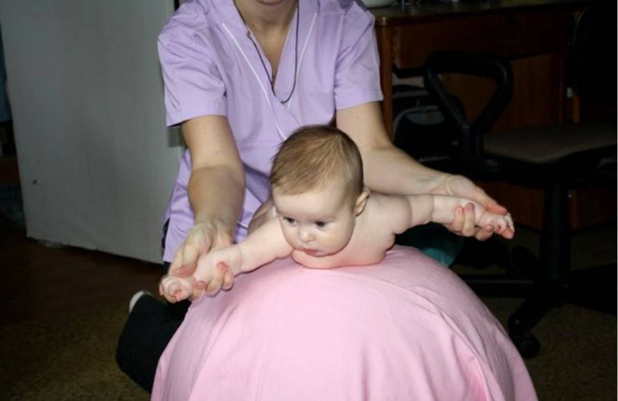 Что нужно знать о детском массаже: показания и противопоказания