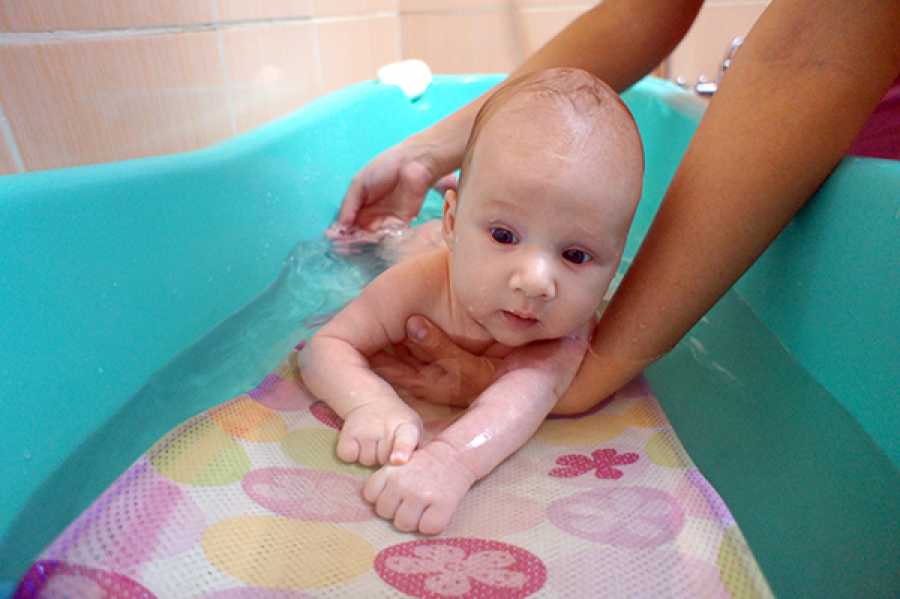 Как купать новорожденного ребенка: все о правильном и комфортном купании малыша