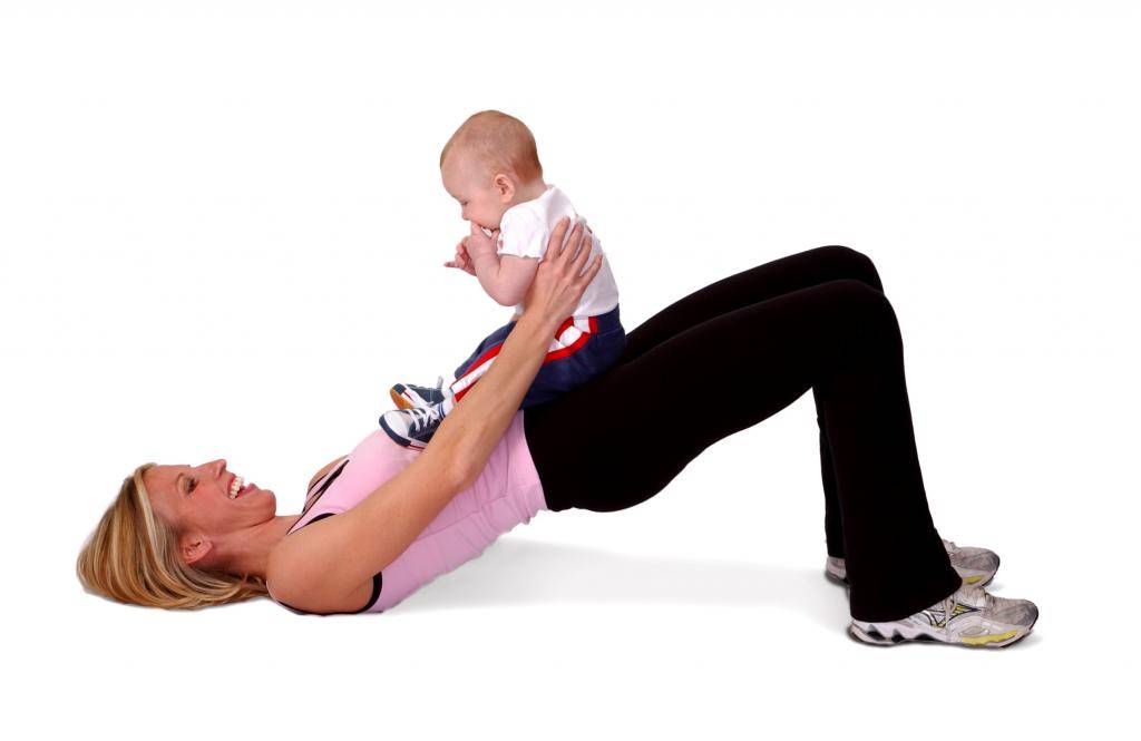 Спорт после родов: через сколько можно начать заниматься, какая активность предпочтительнее для кормящей мамы, план занятий для женщины при грудном вскармливании