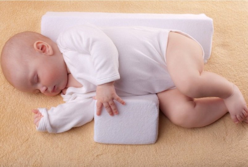 С какого возраста малышу можно спать на животе?