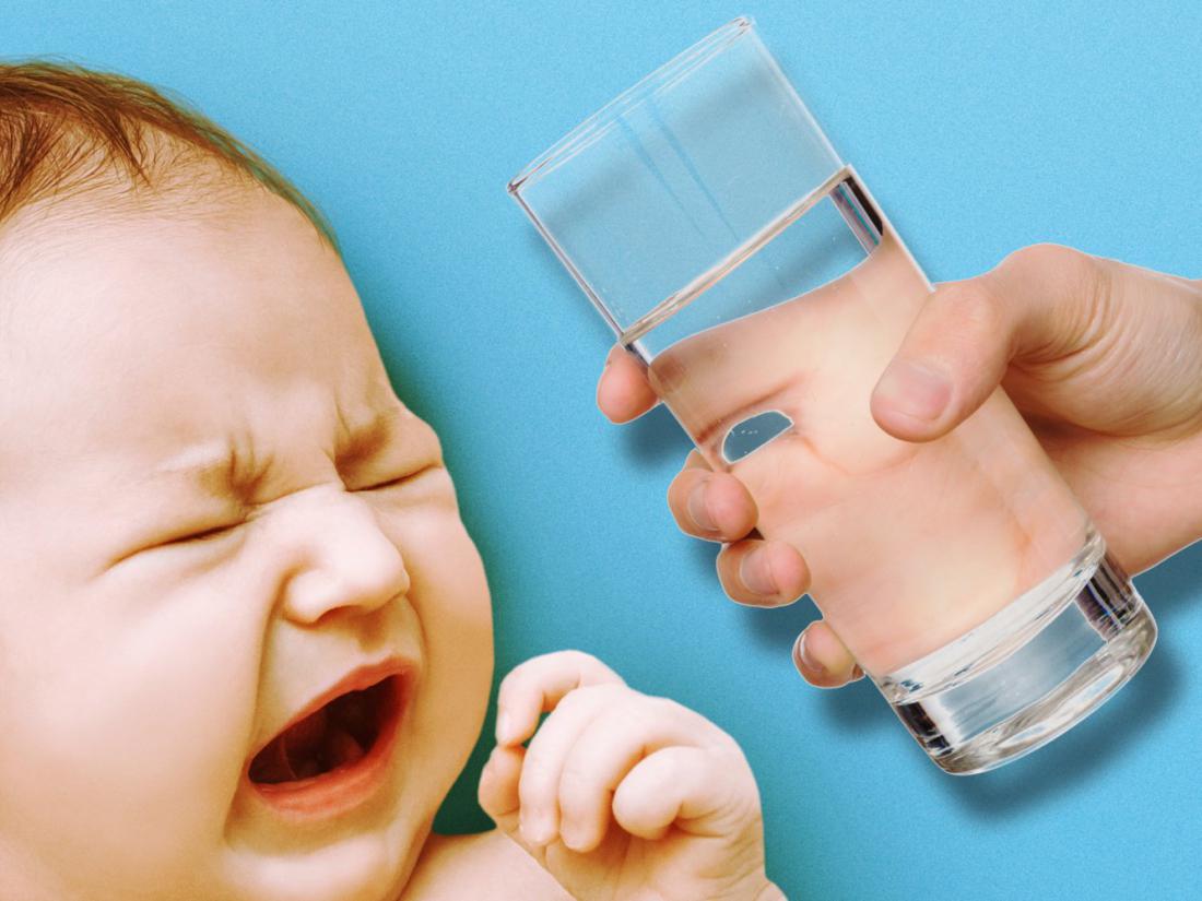 Как научить ребенка пить обычную воду?