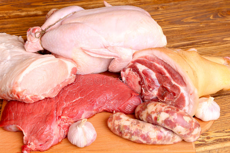 Курица, индейка и другая птица при грудном вскармливании: можно ли есть кормящей маме такое мясо, субпродукты, особенности при лактации