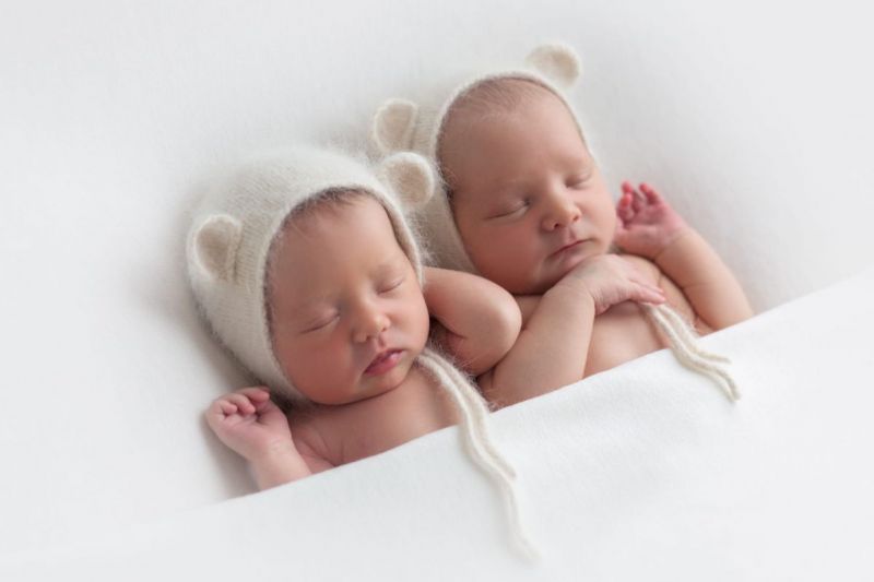 Новорожденные двойняшки: кормление, купание, режим дня.