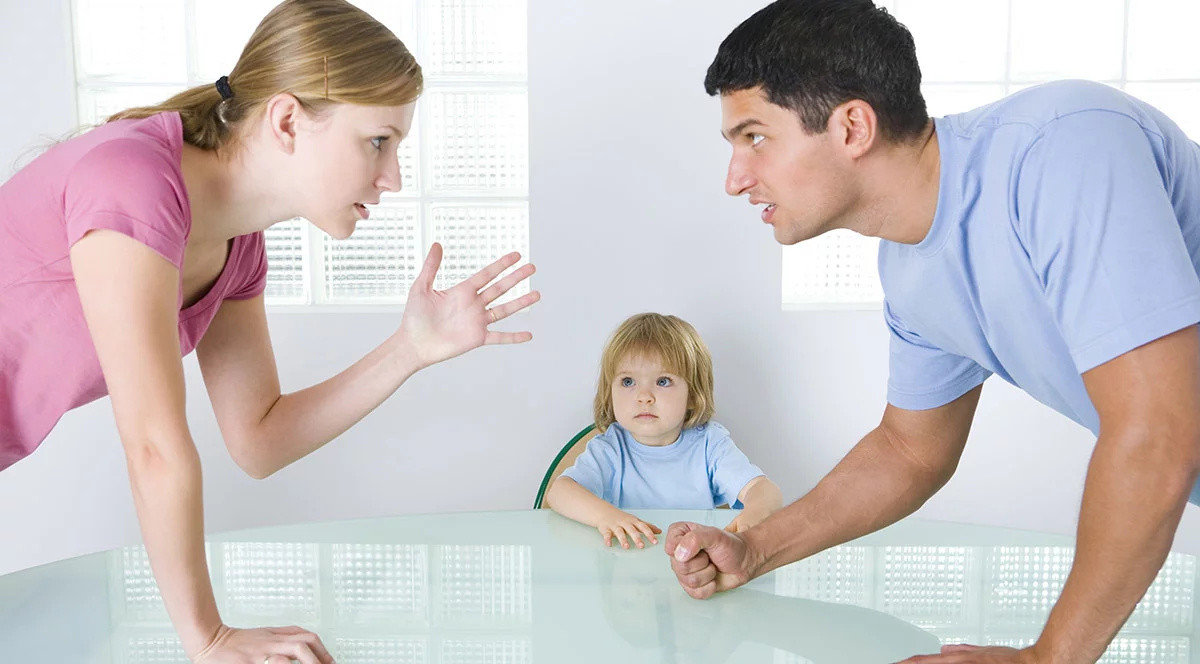 10 причин, по которым у тебя плохие отношения с родителями, и как всё исправить