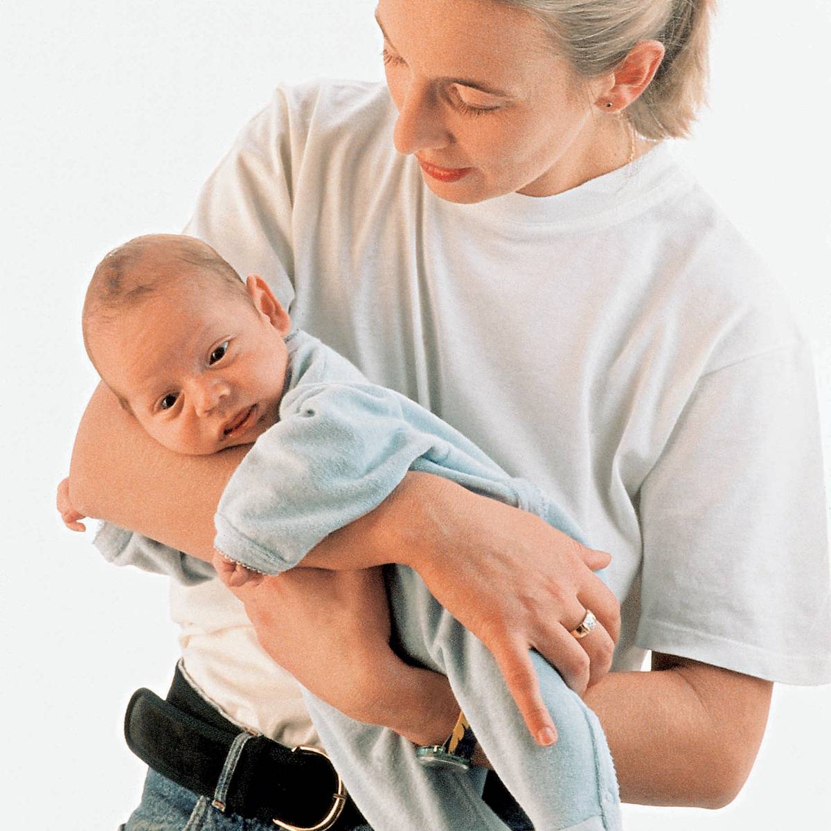 Как одевать новорожденного дома? | официальный сайт huggies