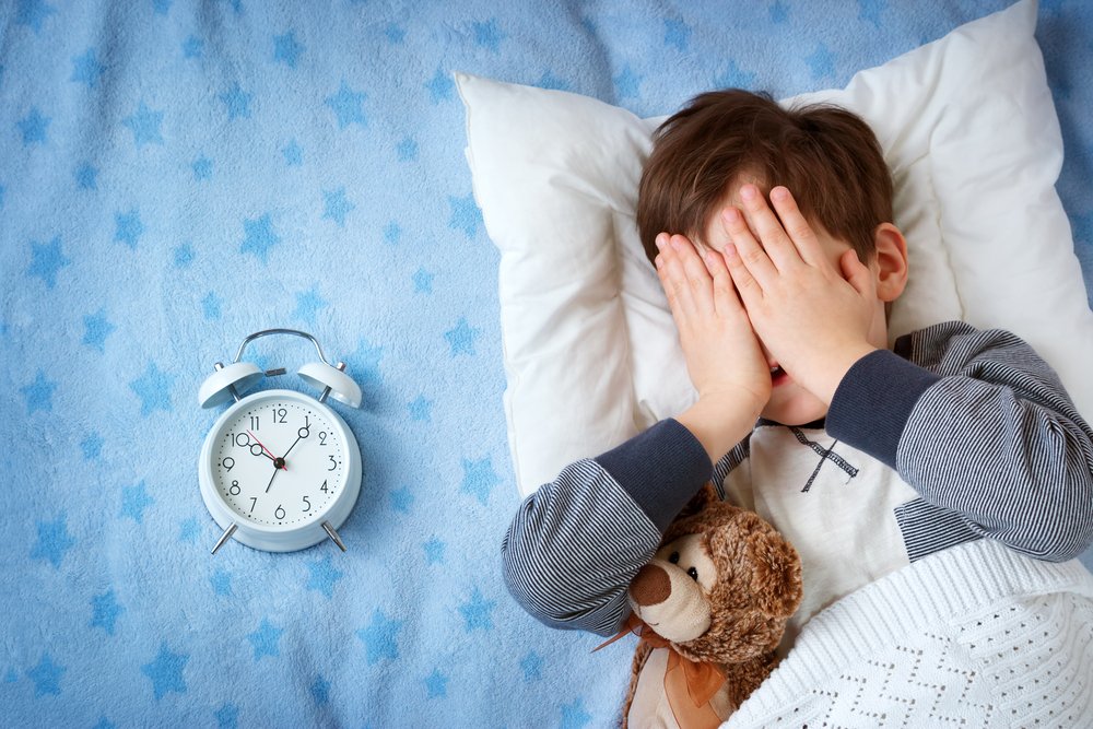 Ребенок плохо спит ночью, часто просыпается: почему и что делать (комаровский)
