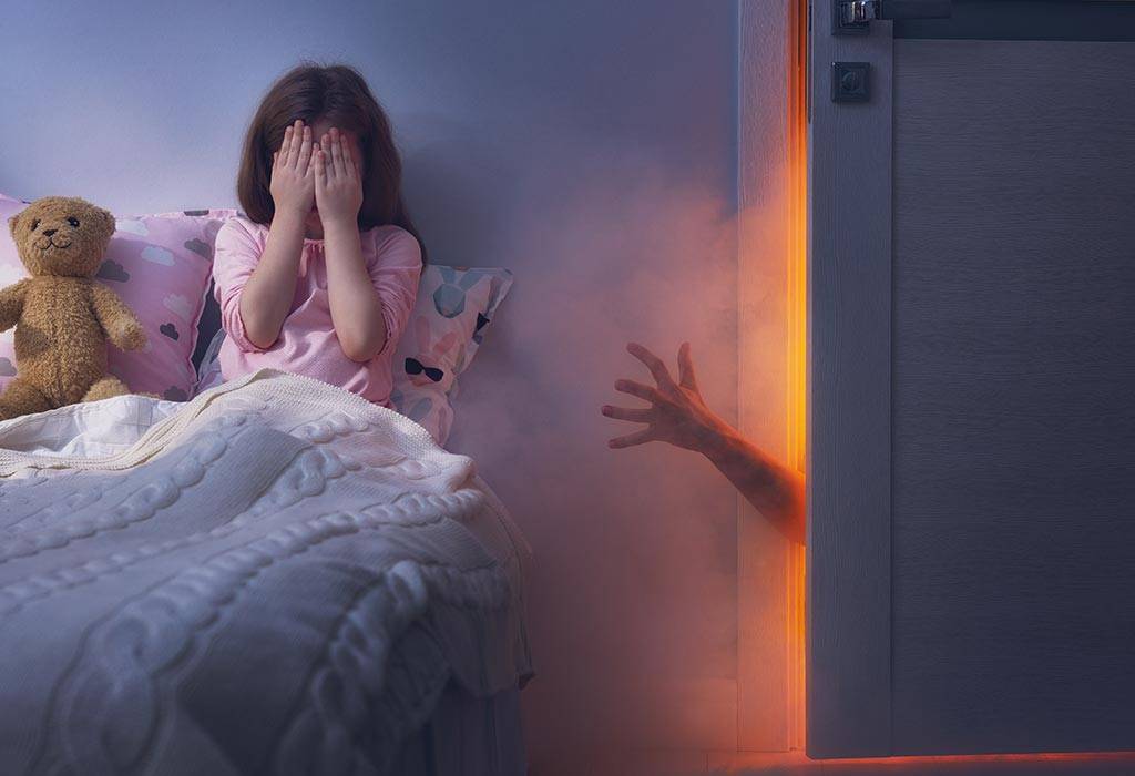 Ребенок боится оставаться один в комнате, что делать? — психологический центр инсайт