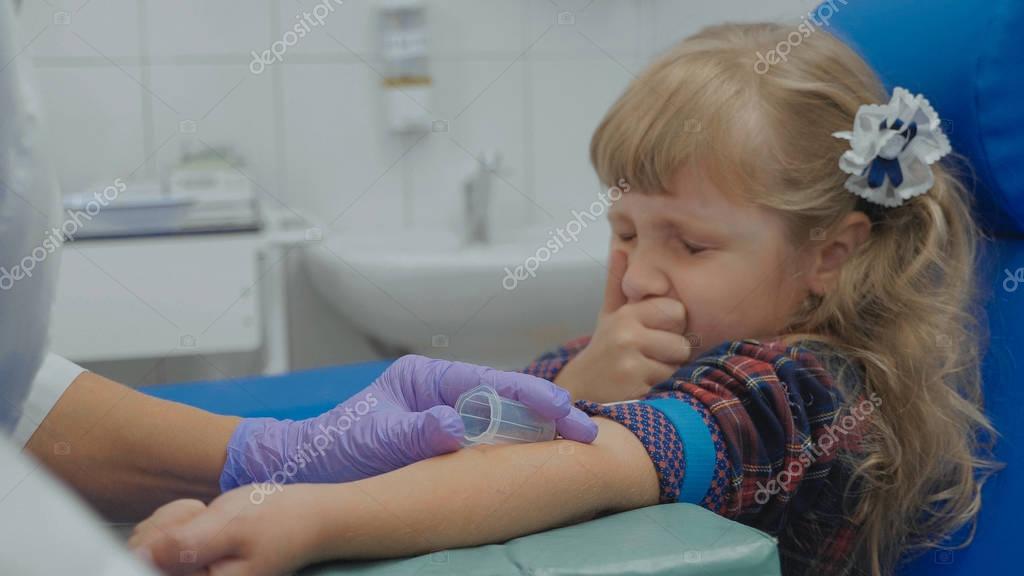 Дентофобия: как ребенку перестать бояться зубного врача