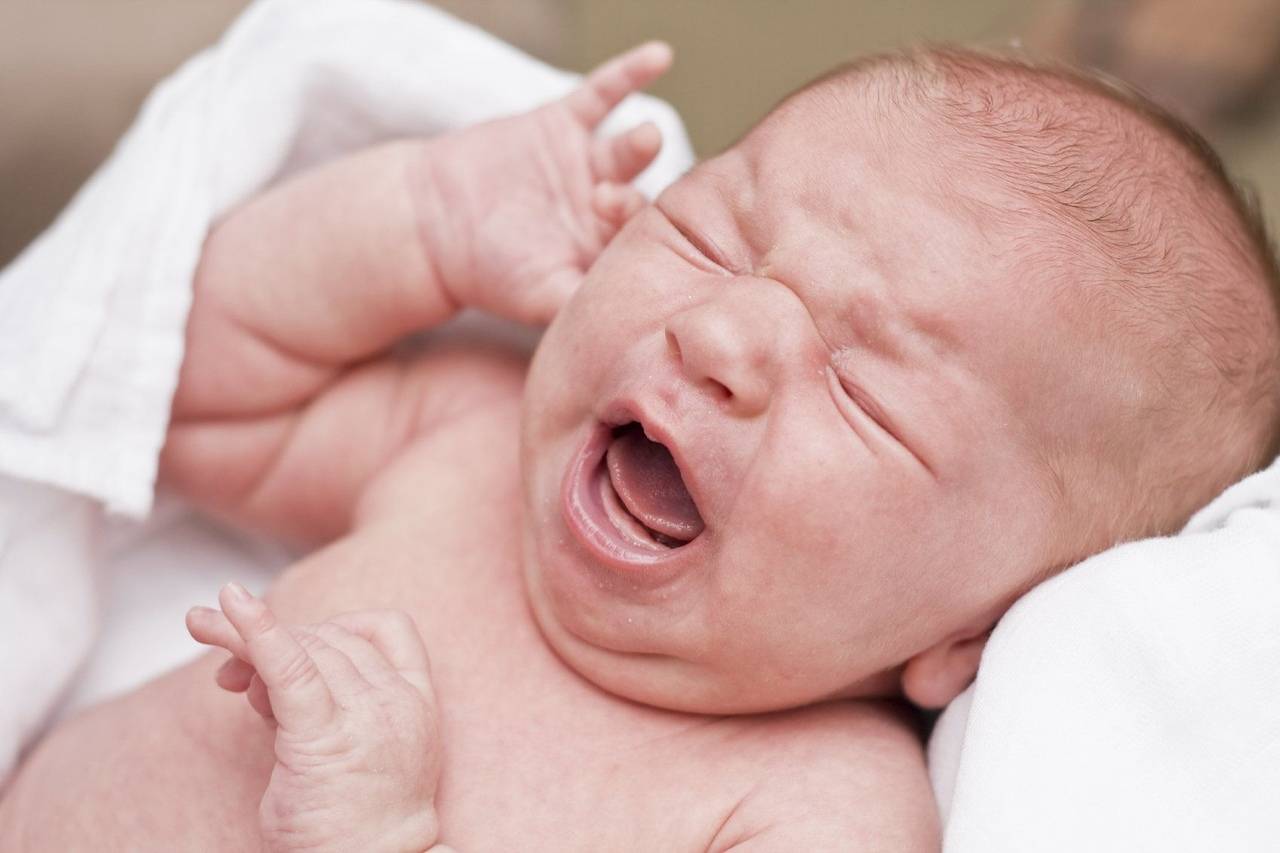 Почему у новорождённого трясётся подбородок
