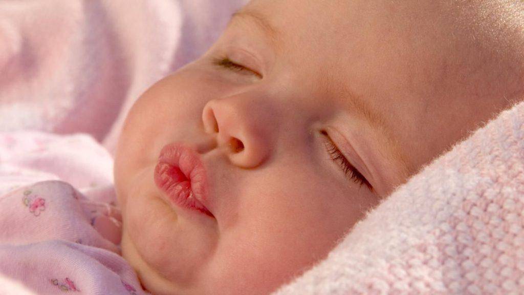 Мозоль на губе у новорожденного и грудничка: причины появления и фото с пояснениями