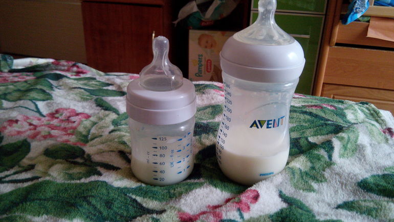 Как часто менять бутылочки для кормления новорождённому, и сколько нужно бутылочек
