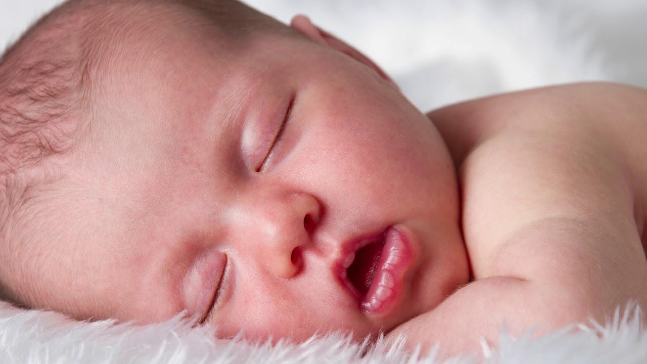 Почему трясется (дрожит) подбородок у новорожденных, грудничков и детей старше — lechimkrohu