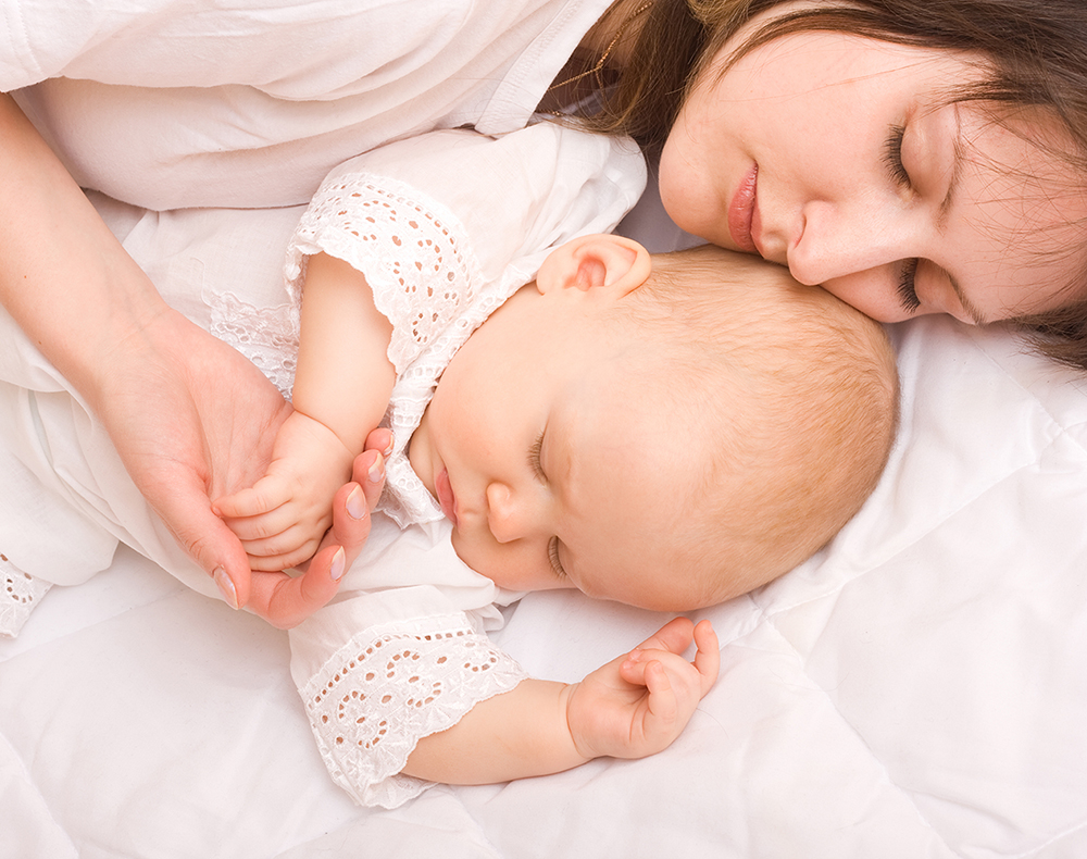 Как отучить ребенка от рук: советы родителям годовалых и новорожденных малышей