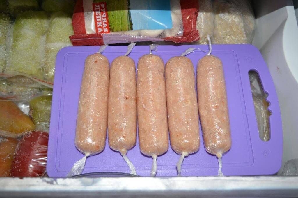 Пошаговый рецепт приготовления домашних сосисок с фото