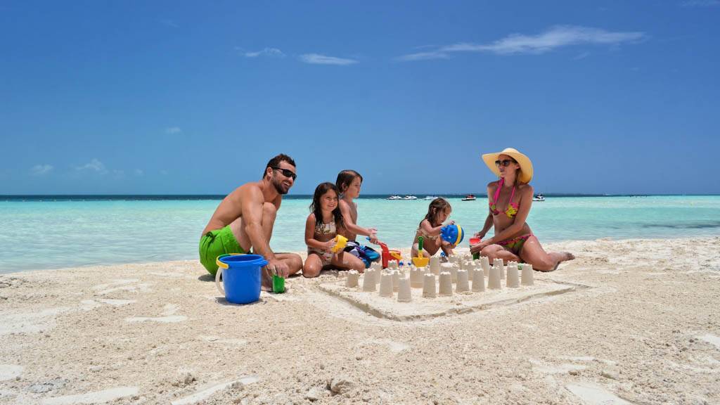 7 идеальных пляжей на черном море для отдыха с детьми - фэмили алеан