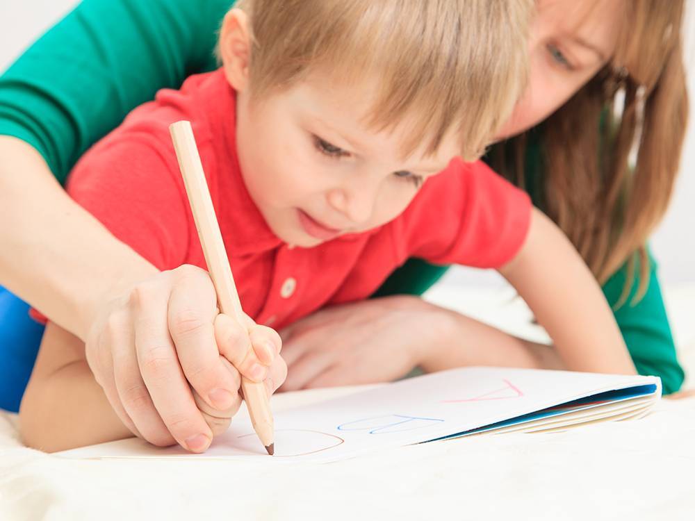 Диктанты без ошибок: как за короткий срок научить ребенка писать красиво, грамотно и быстро?