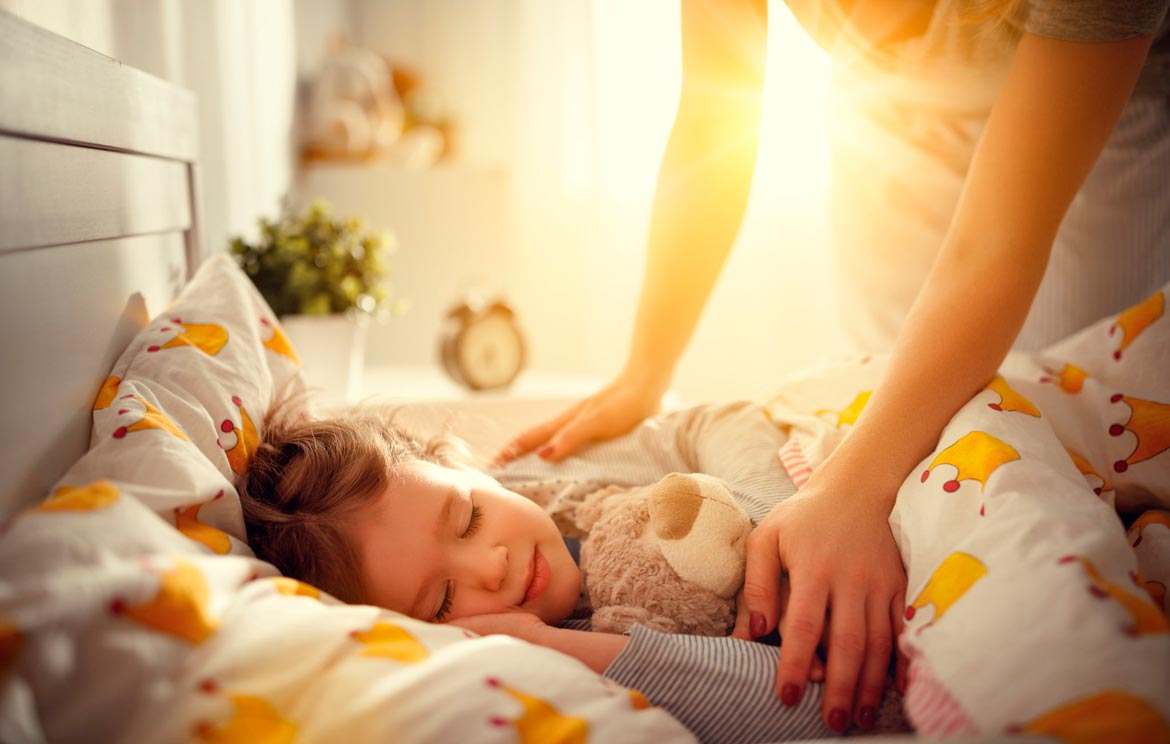 Как разбудить ребенка утром в садик или школу