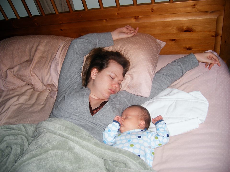 Варианты совместного сна: преимущества и значение разных поз
