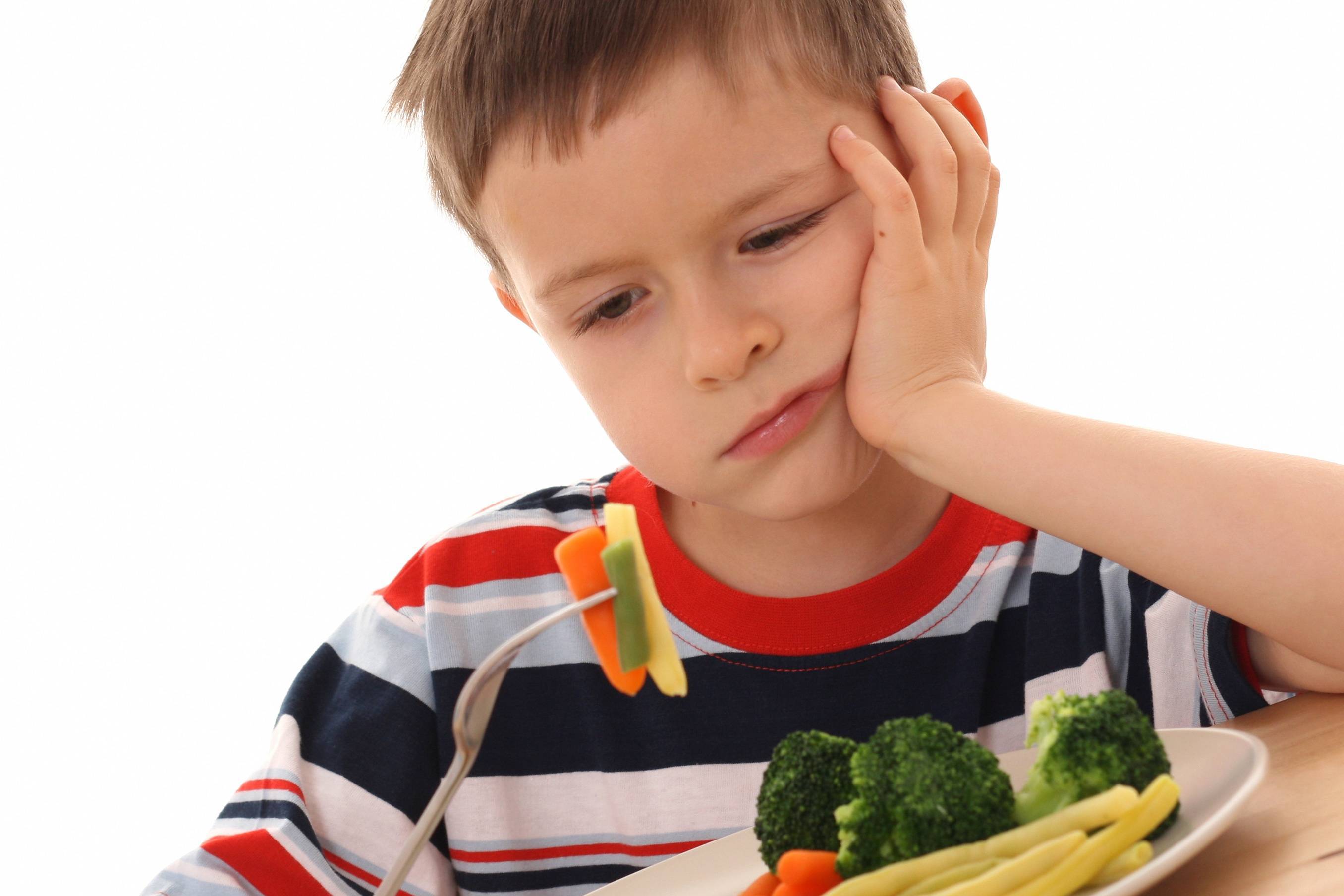 Ребенок не кушает в детском саду: как решить проблему
