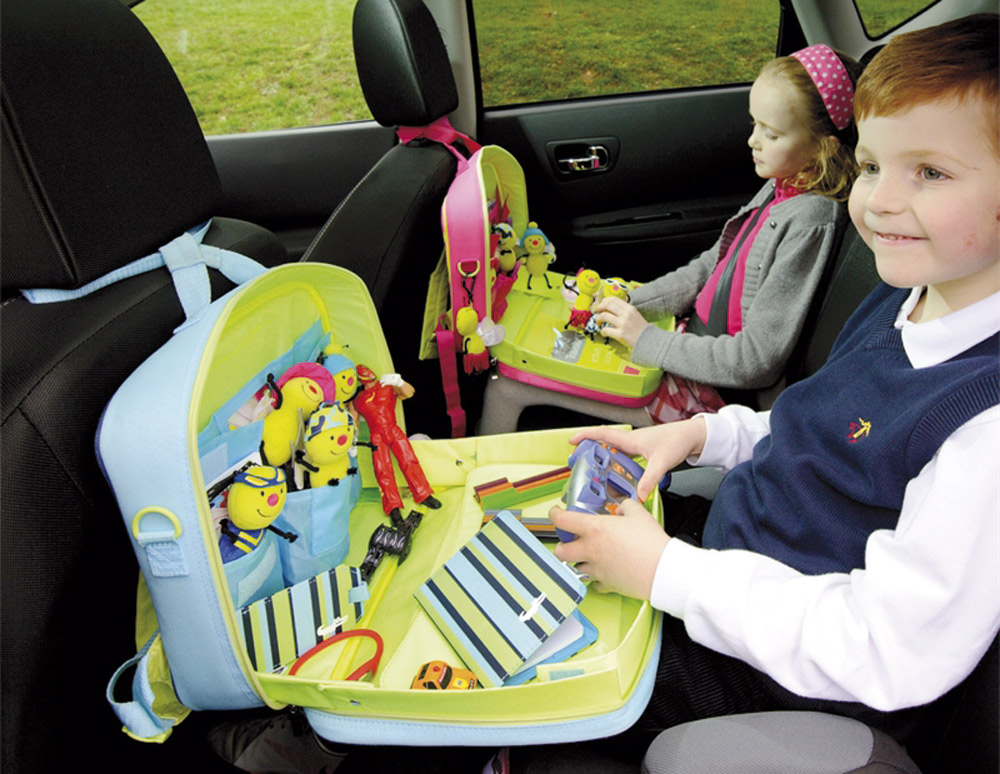 В дорогу детям купить. Игрушки в машину для детей. Развлечение для детей с машинами. Игрушки в дорогу для детей. Дорога для машин игрушка.