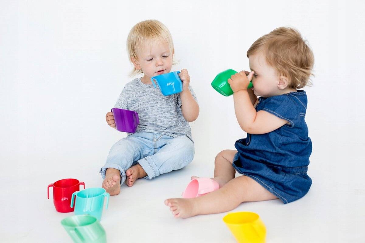 Учим ребенка пить из трубочки, кружки, поильника и бутылочки