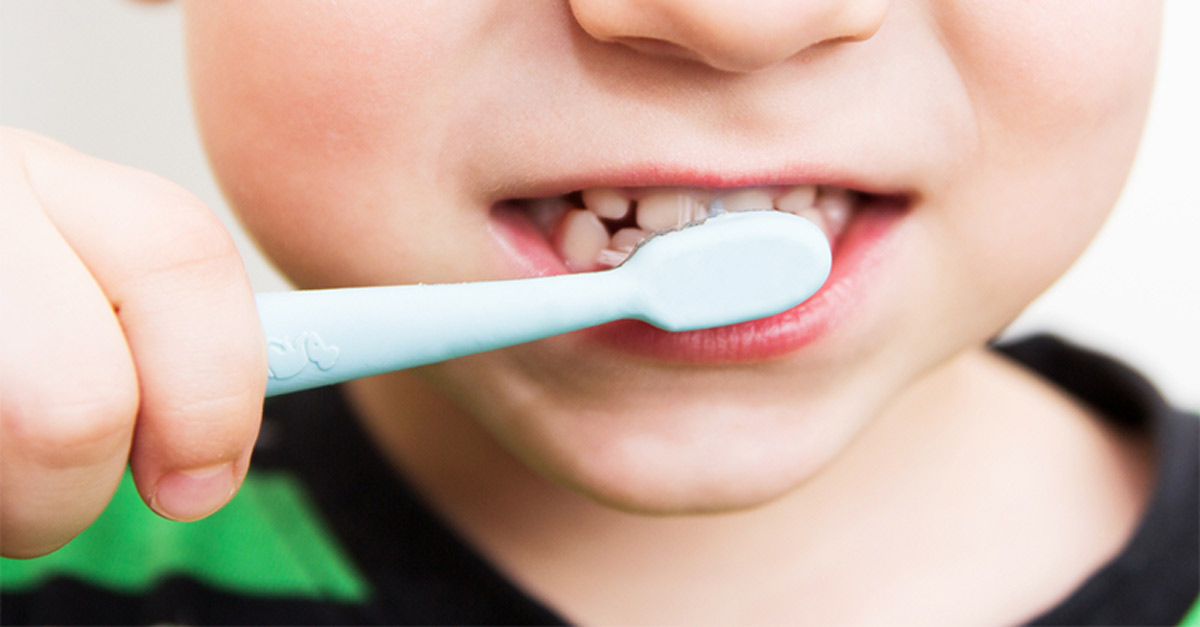 Как приучить ребенка качественно чистить зубы каждый день