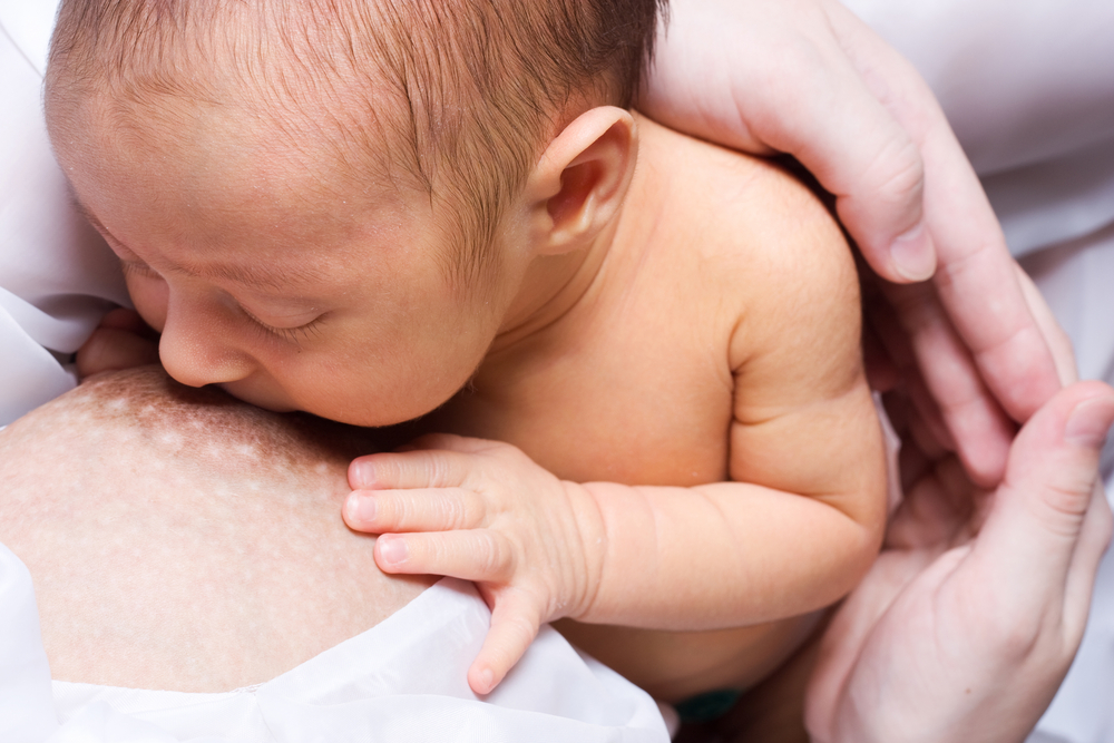 Ребенок кусает грудь – почему малыш кусается и что делать маме?