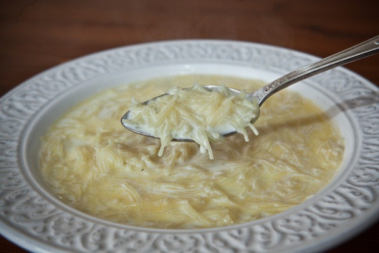 Как приготовить молочный суп с вермишелью: варим по рецептам
