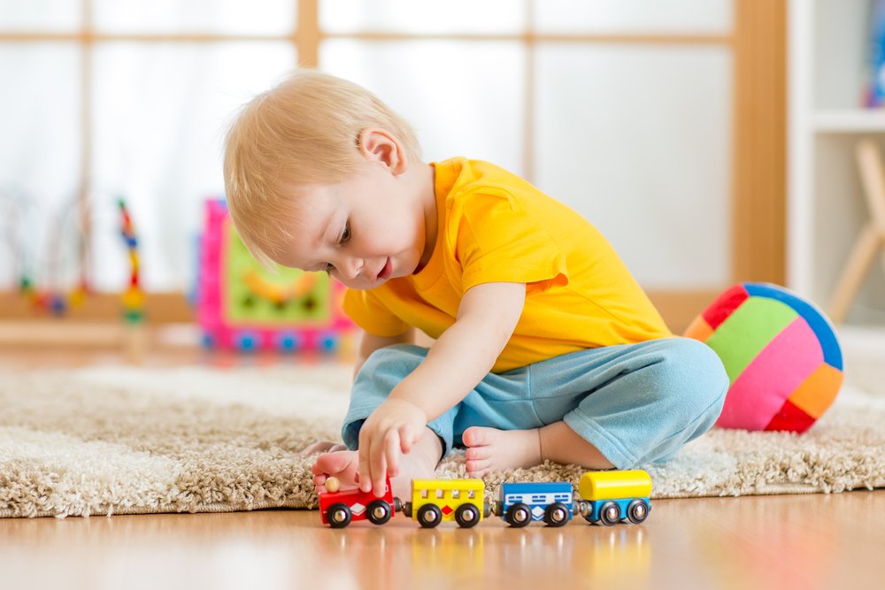 Как научить ребенка играть самостоятельно: 7 дельных подсказок мамам - детская психология