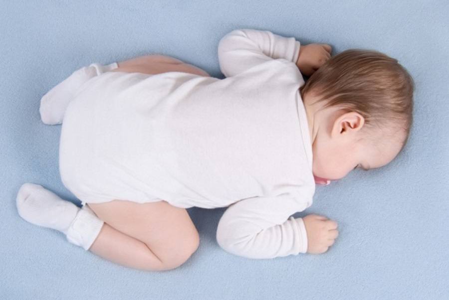 Сон в позе эмбриона: значение для понимания себя, психического и физического здоровья
