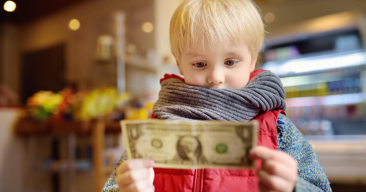 Эксперт рассказал, как сформировать у детей правильное отношение к деньгам