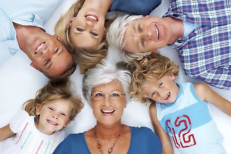 Когда общение с бабушками и дедушками вредно для детей: 6 ситуаций