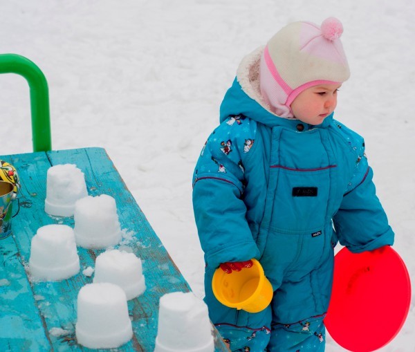 Чем заняться ребенку на зимних каникулах. 100 дел зимой
