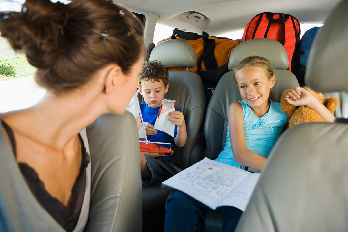 Как путешествовать с ребёнком на машине?