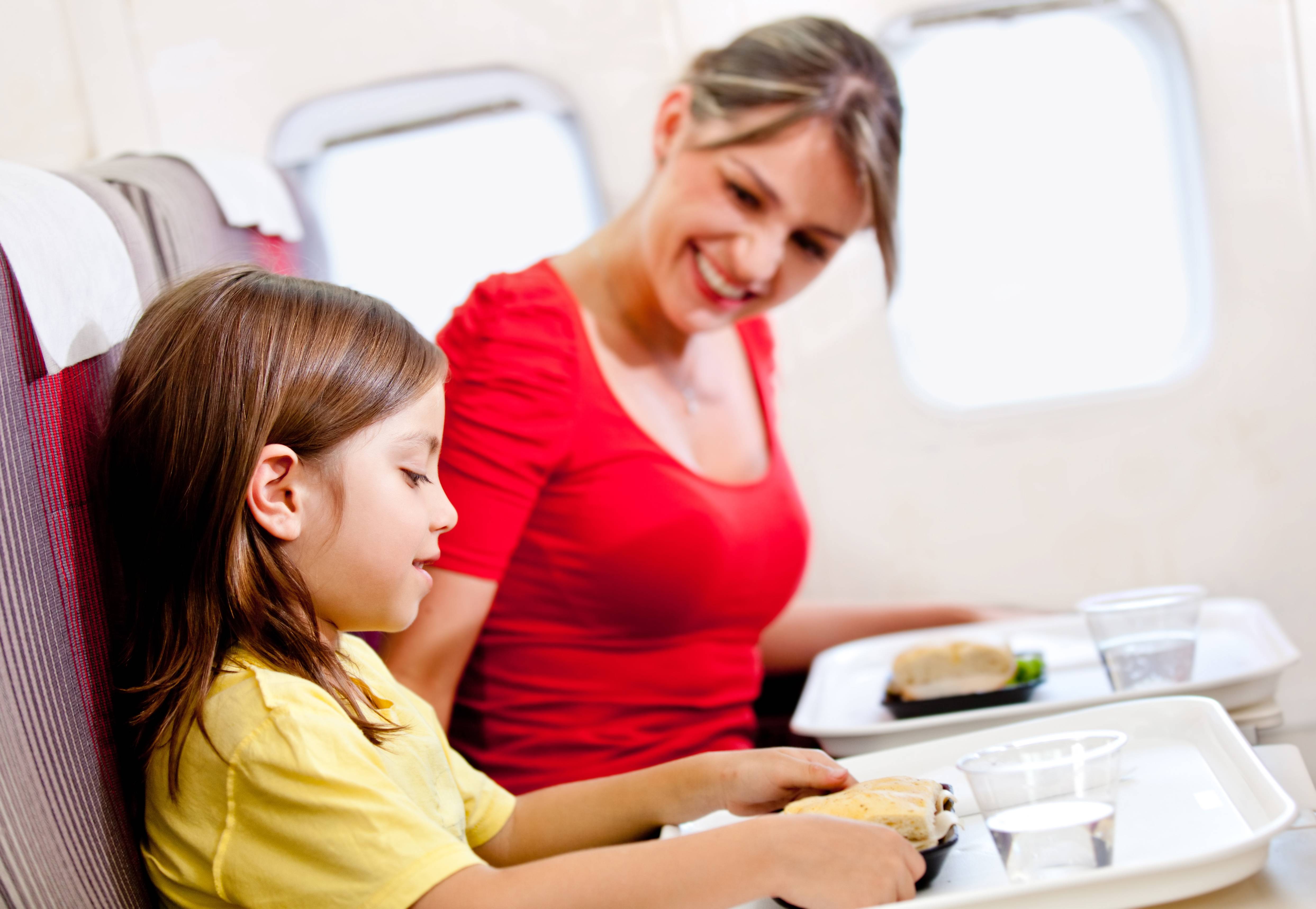 С ребенком в самолете: секреты успешного авиапутешествия | бебинка
