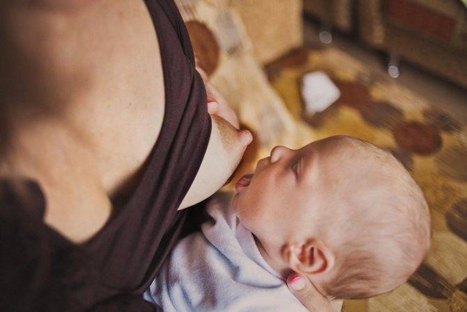 Ребенок постоянно сосет грудь - мама лара | новорожденный
