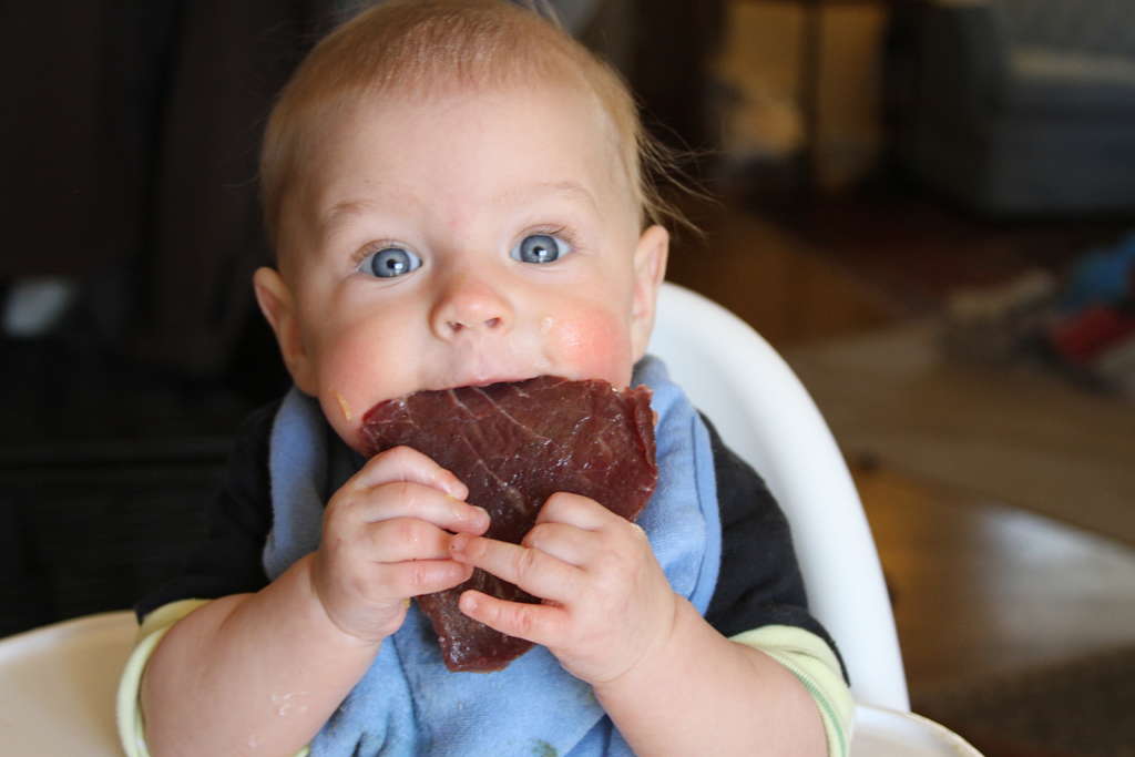 Что делать, если ребенок не ест мясо?