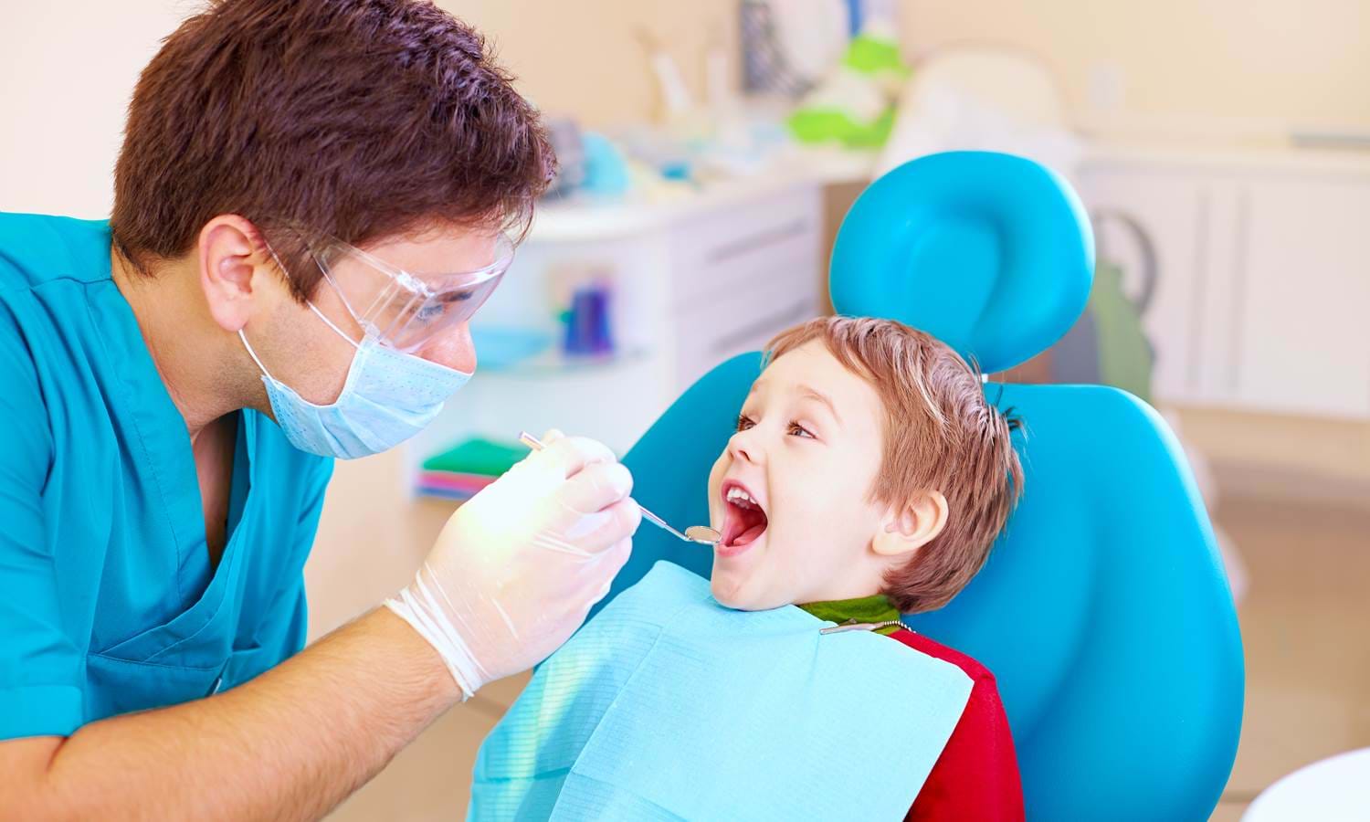 Особенности лечения зубов у ребенка, безболезненная стоматология для детей