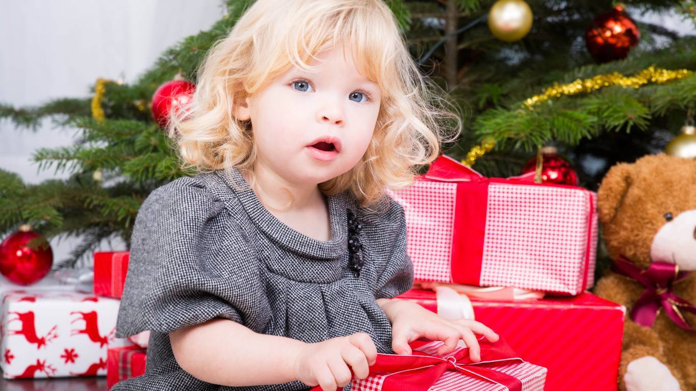 Что подарить ребенку на новый год 2023. список подарков для детей