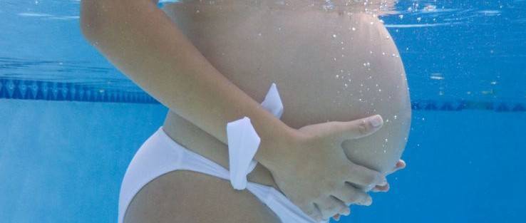 Бассейн для беременных – плавание, занятия, можно ли ходить, польза и вред