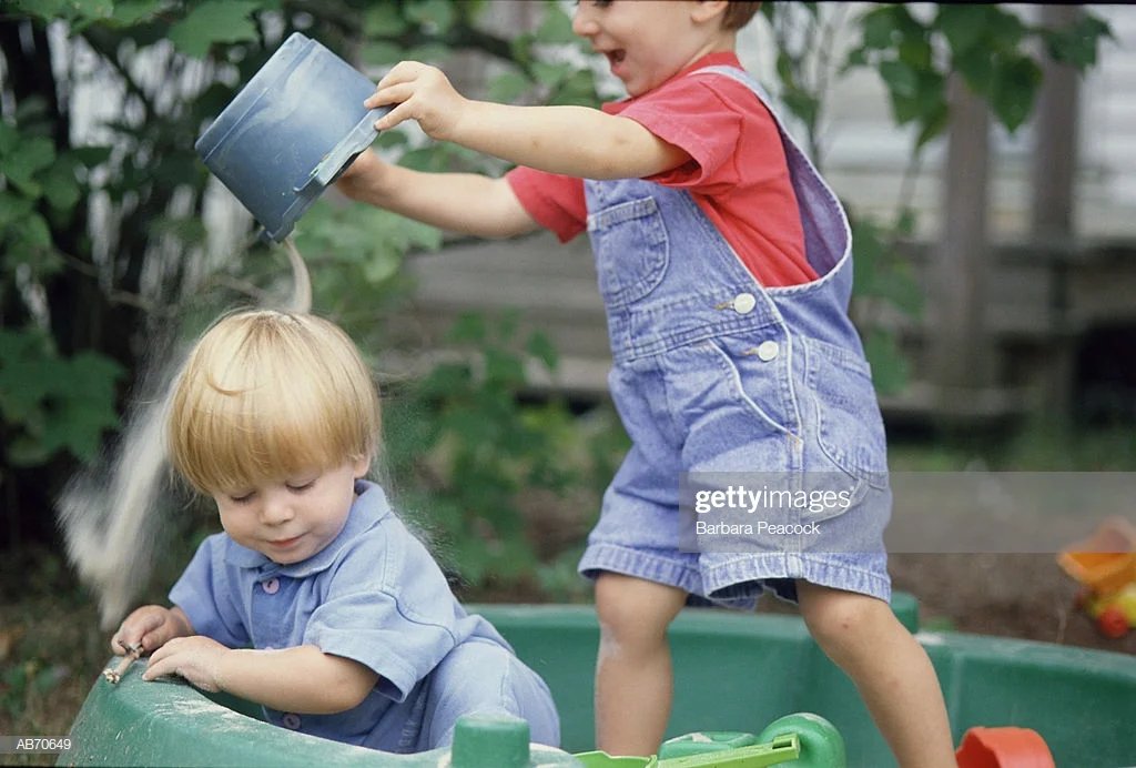 Дети помогают родителям фото