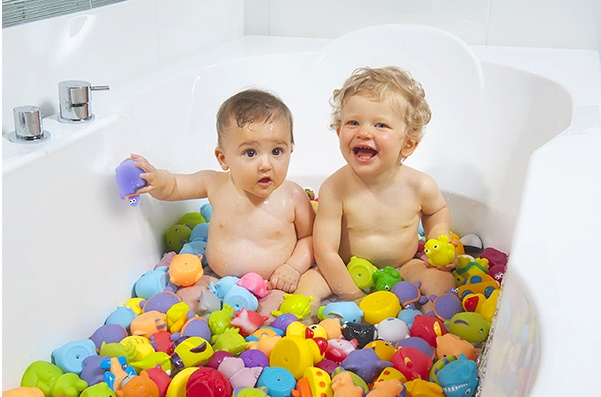 11 лучших игрушек для ванны в 2023 году