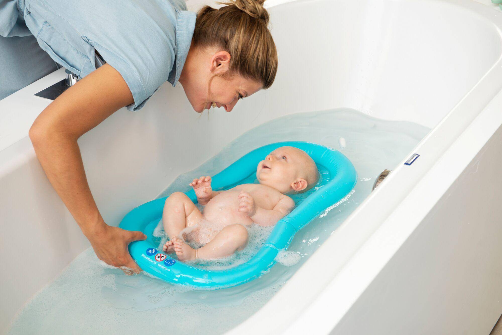 Купание новорожденного в большой ванне - стоит или нет?