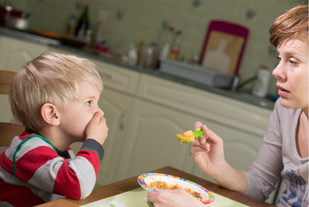 Почему ребёнок в год не хочет есть | уроки для мам