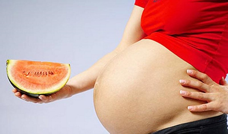 Можно ли арбуз беременным: чем полезен и вреден, почему нельзя есть?